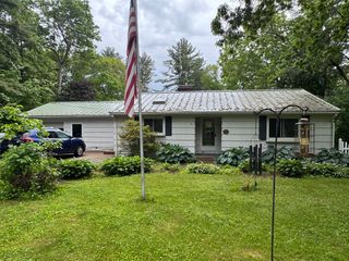 48 Clearview Dr, West Brookfield, MA 01585