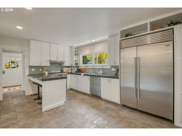 2656 Sw GERALD Ave, Portland, OR 97201