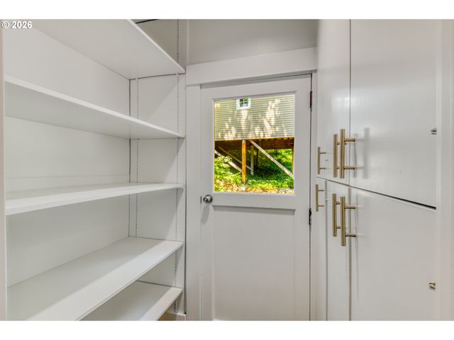 2656 Sw GERALD Ave, Portland, OR 97201