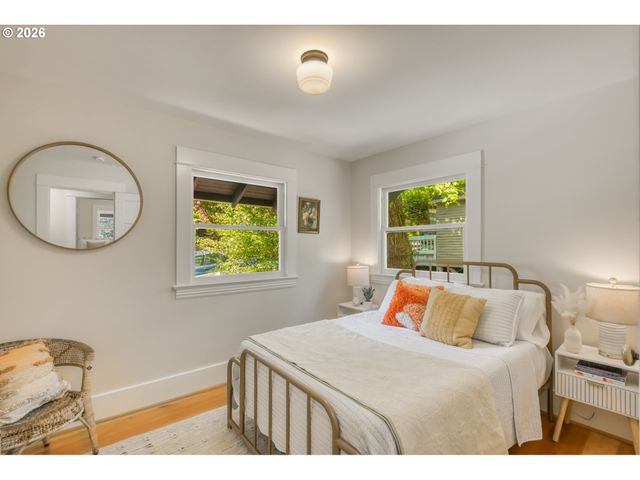 2656 Sw GERALD Ave, Portland, OR 97201
