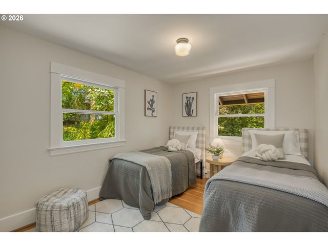 2656 Sw GERALD Ave, Portland, OR 97201