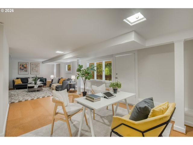 2656 Sw GERALD Ave, Portland, OR 97201