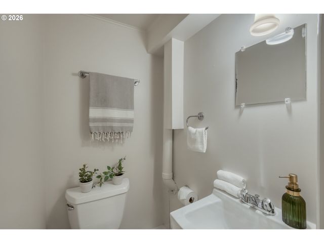 2656 Sw GERALD Ave, Portland, OR 97201
