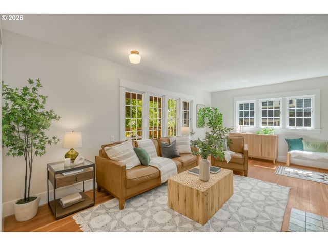 2656 Sw GERALD Ave, Portland, OR 97201