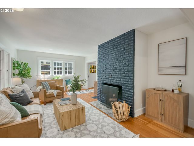 2656 Sw GERALD Ave, Portland, OR 97201