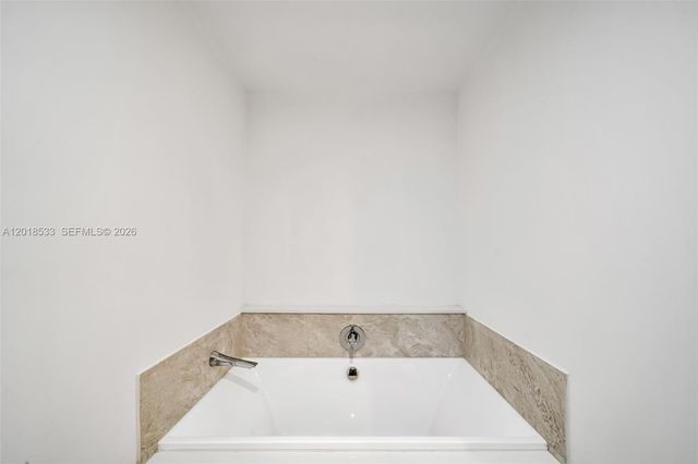 488 NE 18th St 4005, Miami, FL 33132