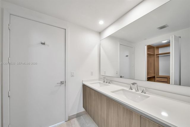 488 NE 18th St 4005, Miami, FL 33132