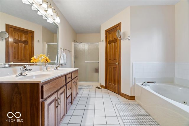 1752 Thistle Court, Avon, IN 46123