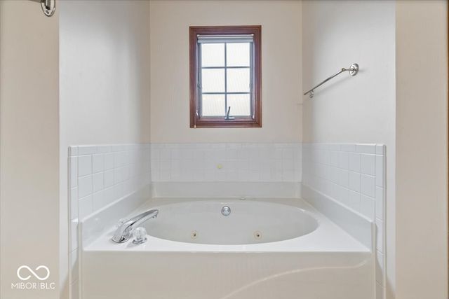 1752 Thistle Court, Avon, IN 46123