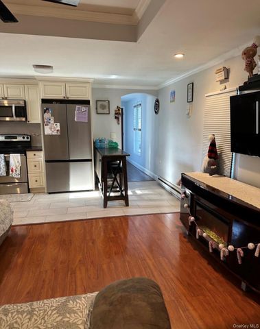 10 Elm Avenue, Bay Shore, NY 11706