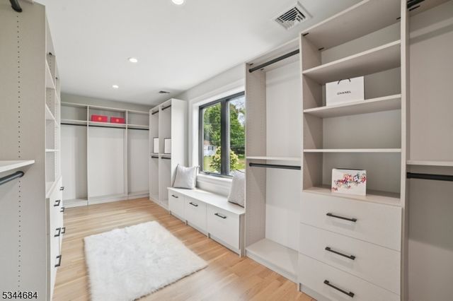 23 Argyle Ct, Summit City, NJ 07901