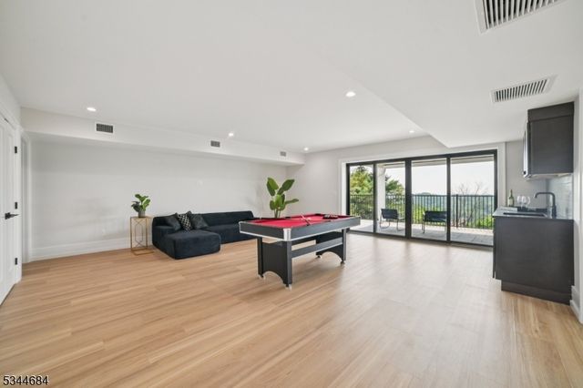 23 Argyle Ct, Summit City, NJ 07901