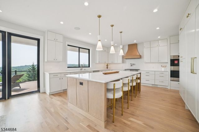 23 Argyle Ct, Summit City, NJ 07901