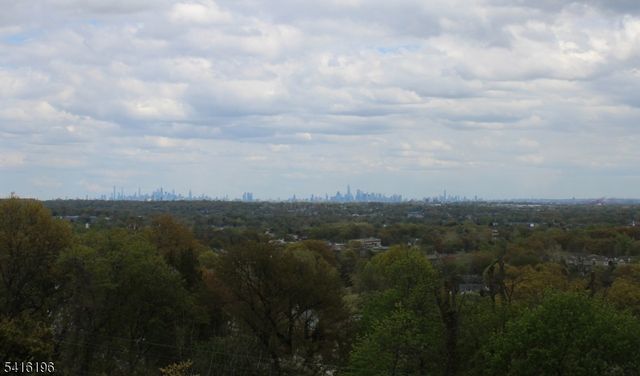 23 Argyle Ct, Summit City, NJ 07901