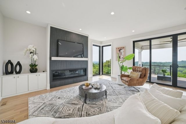 23 Argyle Ct, Summit City, NJ 07901