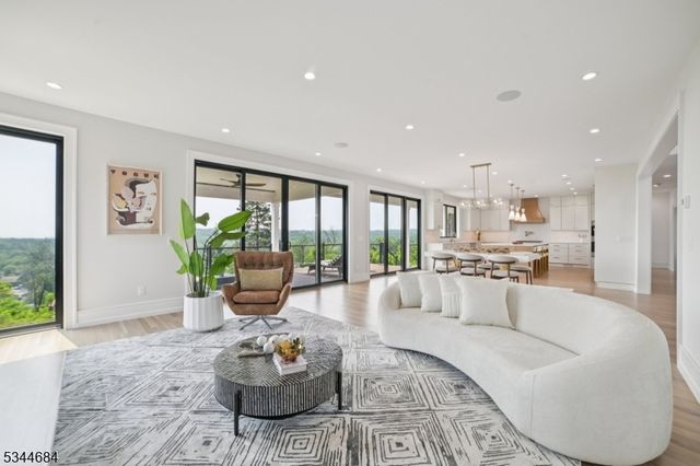 23 Argyle Ct, Summit City, NJ 07901