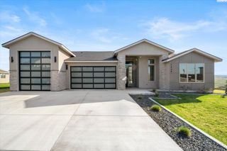 7440 W 22nd Place, Kennewick, WA 99337