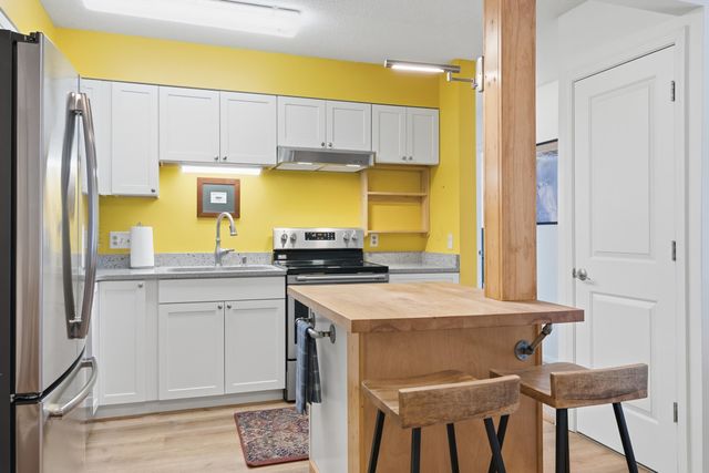 721 Indian Trail Boulevard, Traverse City, MI 49686