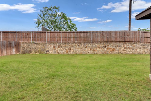 1418 Wagon Wheel Way, Krum, TX 76249