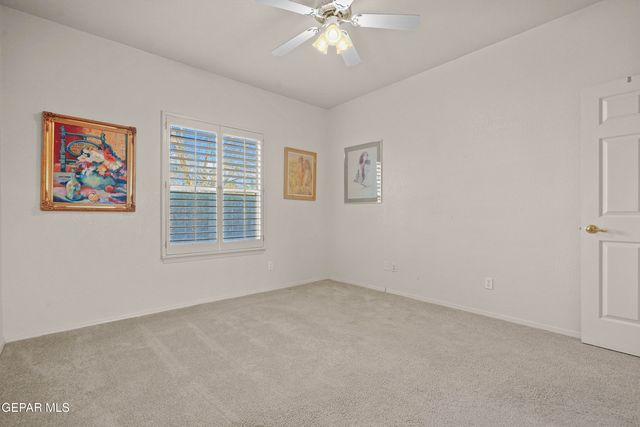 194 CHERRY HILL Lane, Santa Teresa, NM 88008