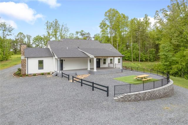 3162 Oak Hill Rd, Buckingham, VA 23921
