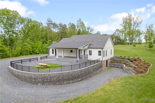 3162 Oak Hill Rd, Buckingham, VA 23921