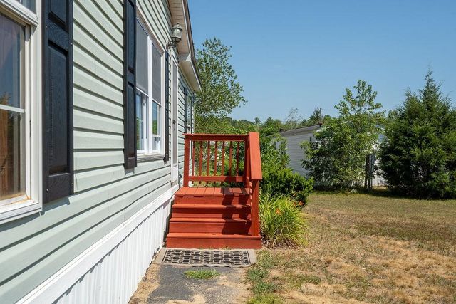 6 Joyce Lane, Raymond, NH 03077