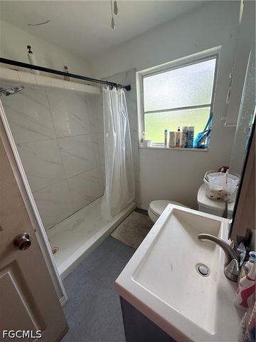 221 Brooks CT, North Fort Myers, FL 33917