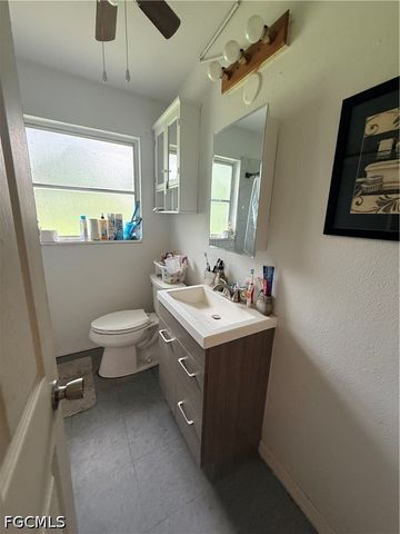 221 Brooks CT, North Fort Myers, FL 33917