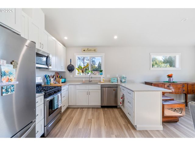 267 Se TIDE Ave, Lincoln City, OR 97367