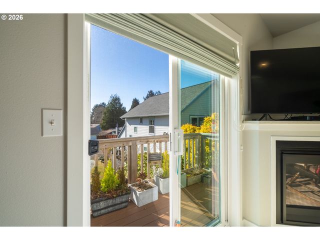 267 Se TIDE Ave, Lincoln City, OR 97367