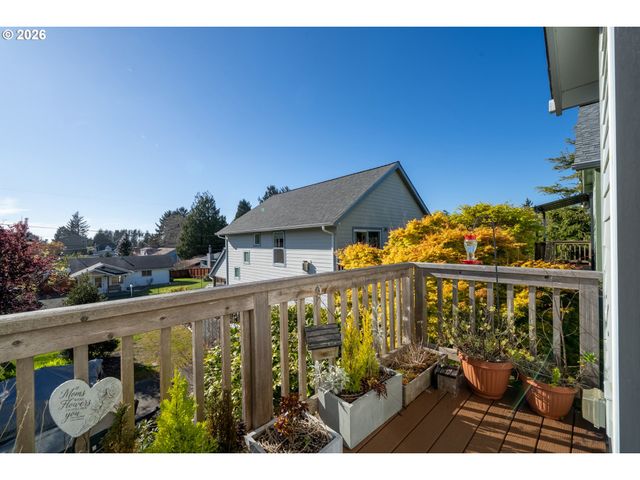 267 Se TIDE Ave, Lincoln City, OR 97367