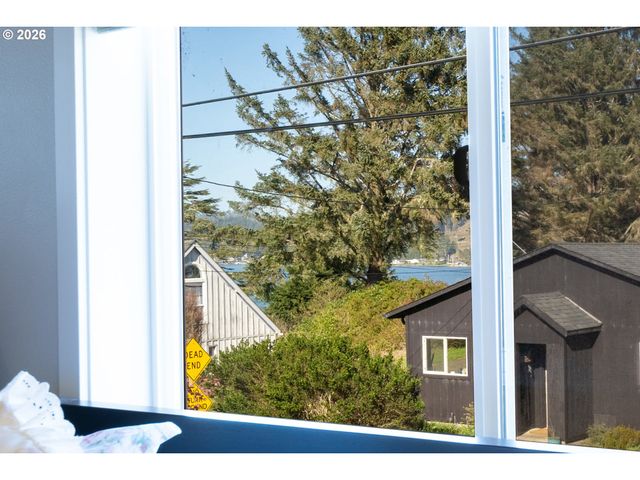 267 Se TIDE Ave, Lincoln City, OR 97367