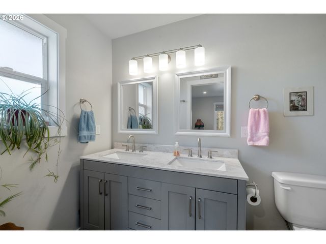 267 Se TIDE Ave, Lincoln City, OR 97367