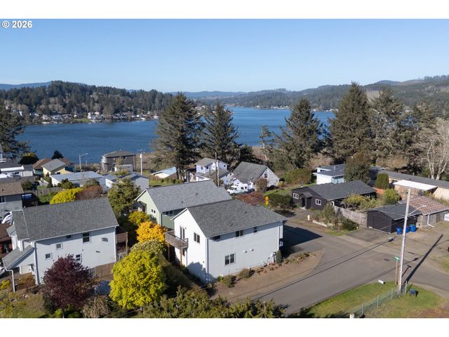 267 Se TIDE Ave, Lincoln City, OR 97367