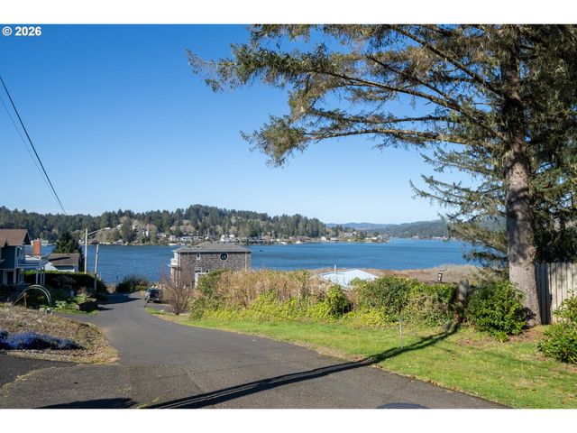 267 Se TIDE Ave, Lincoln City, OR 97367