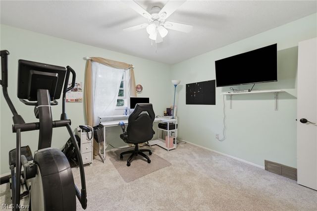 305 Parkland Oval, Brunswick, OH 44212