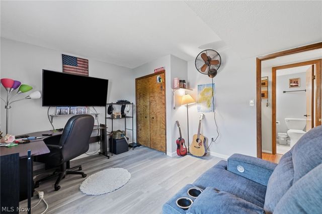 305 Parkland Oval, Brunswick, OH 44212