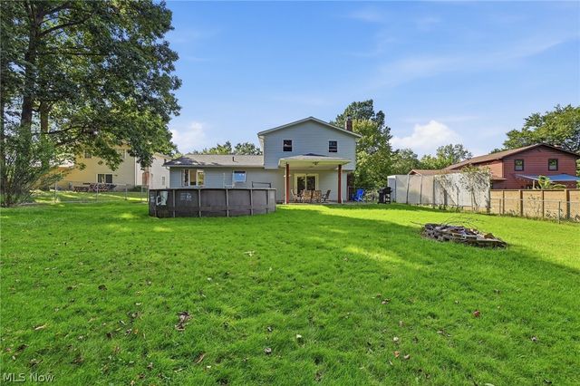 305 Parkland Oval, Brunswick, OH 44212