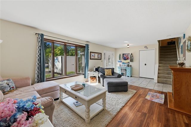 305 Parkland Oval, Brunswick, OH 44212