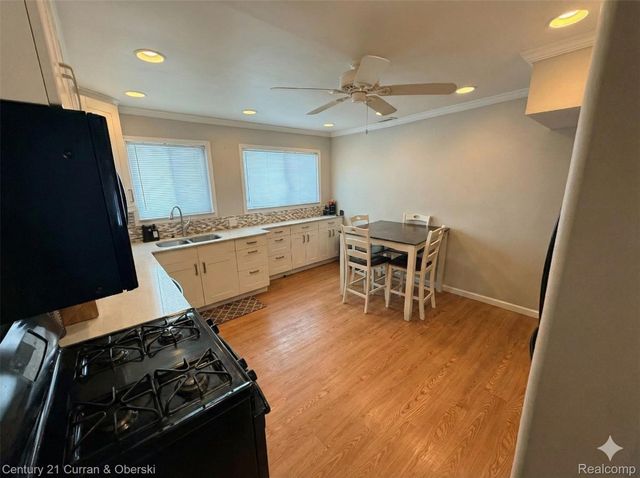 26427 Beaconsfield Street, Roseville, MI 48066