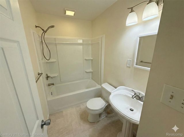 26427 Beaconsfield Street, Roseville, MI 48066