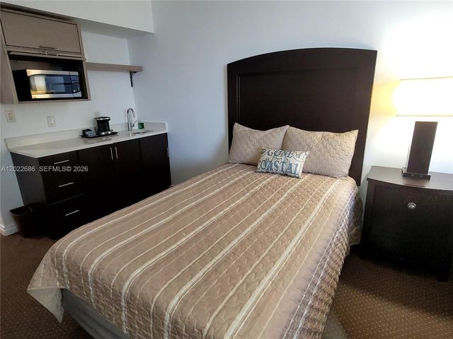 17375 Collins Ave 1007, Sunny Isles Beach, FL 33160