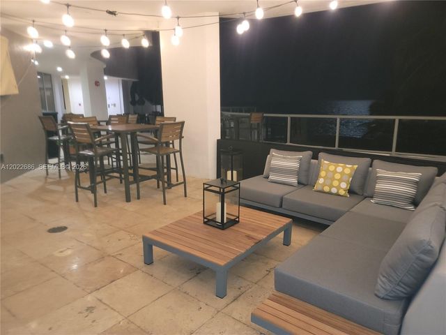 17375 Collins Ave 1007, Sunny Isles Beach, FL 33160