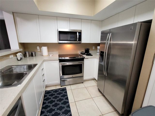 17375 Collins Ave 1007, Sunny Isles Beach, FL 33160