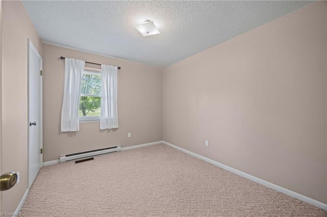 1195 OLD VFW Road, Pinnacle, NC 27043
