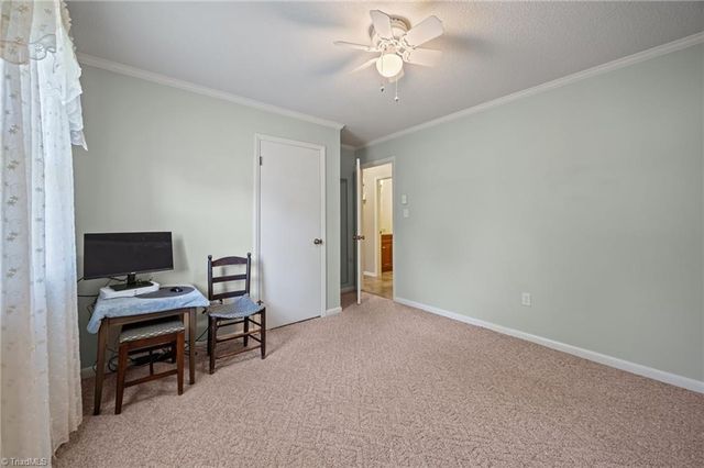 1195 OLD VFW Road, Pinnacle, NC 27043