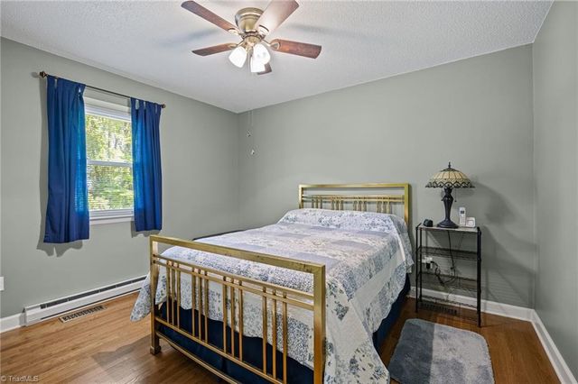 1195 OLD VFW Road, Pinnacle, NC 27043