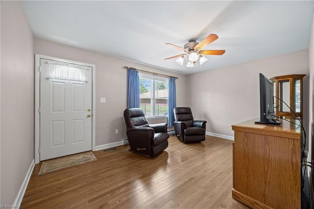 1195 OLD VFW Road, Pinnacle, NC 27043