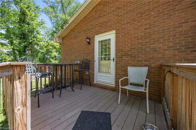 1195 OLD VFW Road, Pinnacle, NC 27043